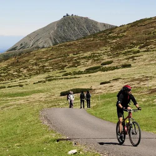Trasa rowerowa | przez wzgórza do Pec pod Sněžkou