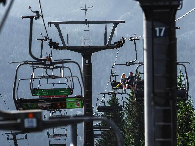 Kolejki linowe latem