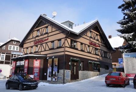 Grand Apartments