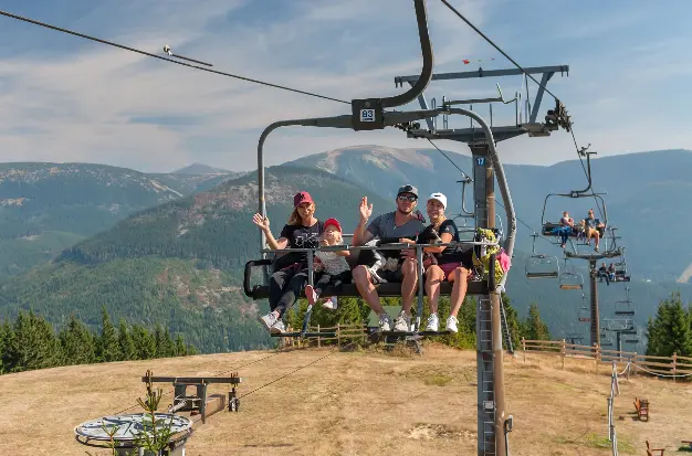 Lanová dráha_M E D V&nbsp;Ě D Í N