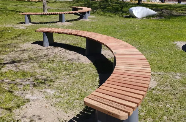 semicircular benches in the park