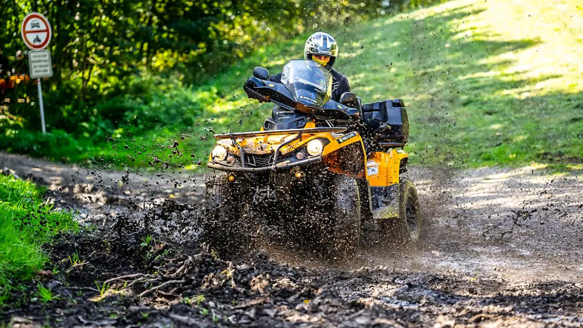 Adrenalin-Ausflug auf Quads mit Guide