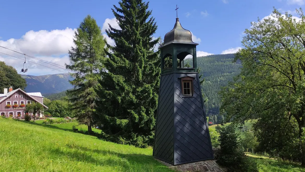 Zvonička v údolí Labská